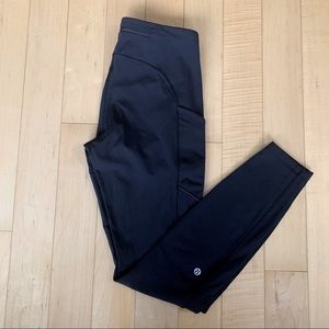 LULULEMON Black Tights 28” with pockets and reflective detailing